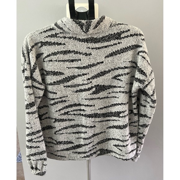 Maurices Zebra Mock Neck Sherpa Pullover Sweatshirt Size Medium - Picture 5 of 8